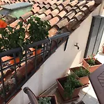 Venice Homes&Holidays Art District